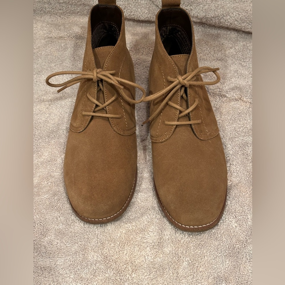 White Mountain suede chukkas women’s size 9